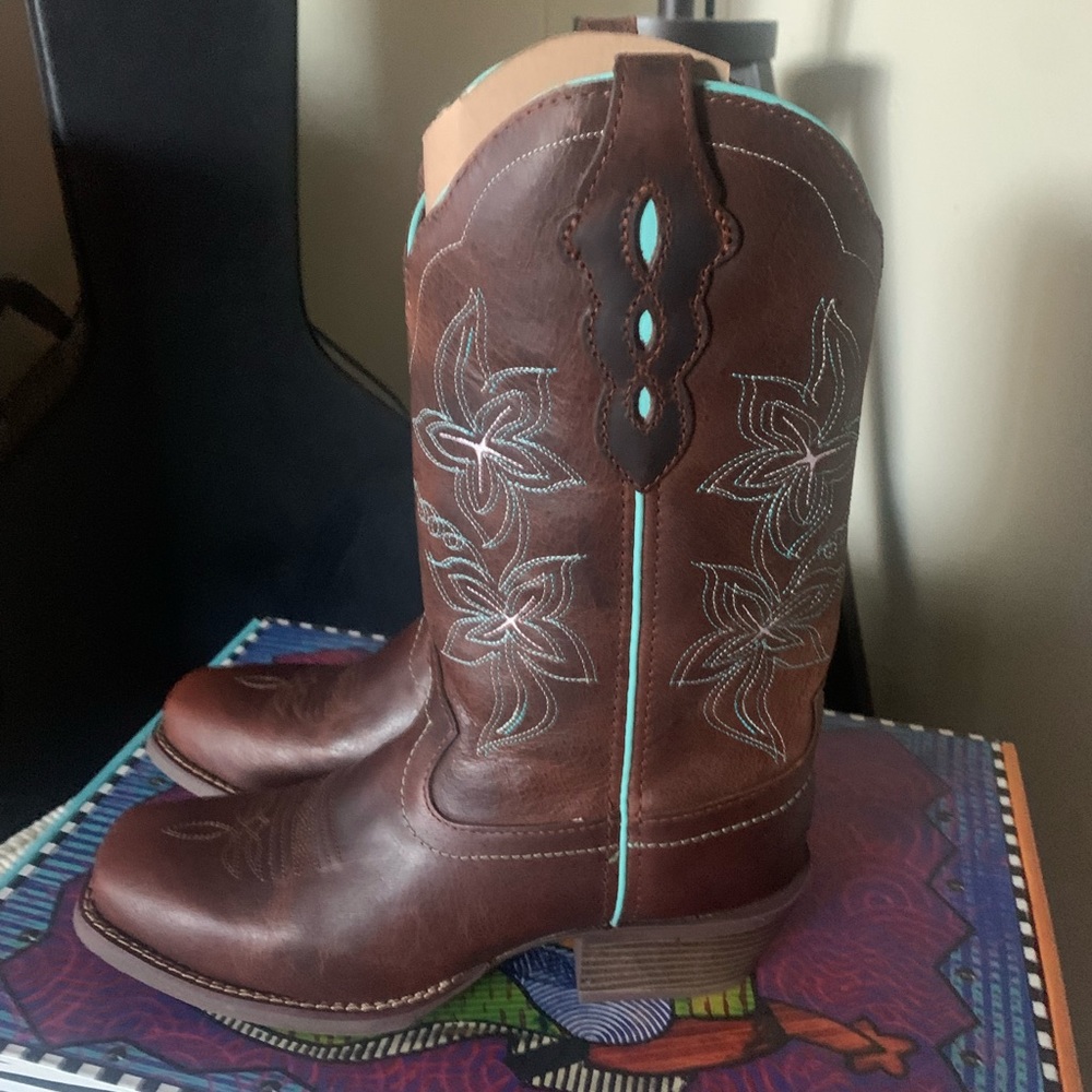 Justin Gypsy collection womens Cadee Boots Mid Calf Low Heel 6 1/2